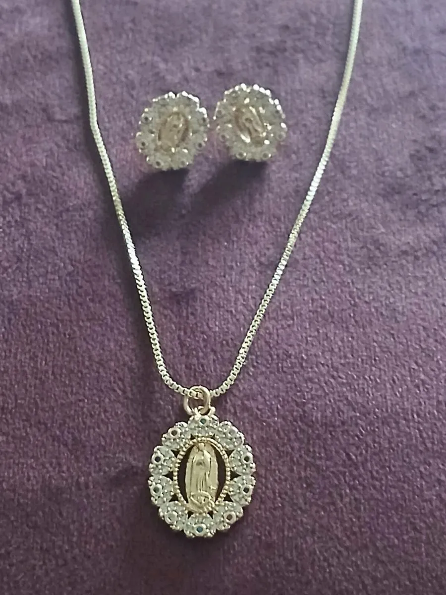 Our lady of Guadalupe pendant&chain earrings set - Image 4