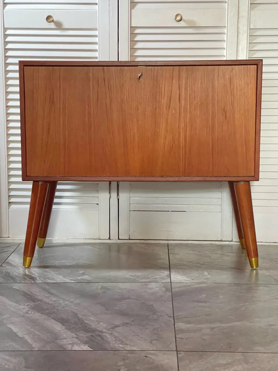 Mid century Danish media house - Image 1