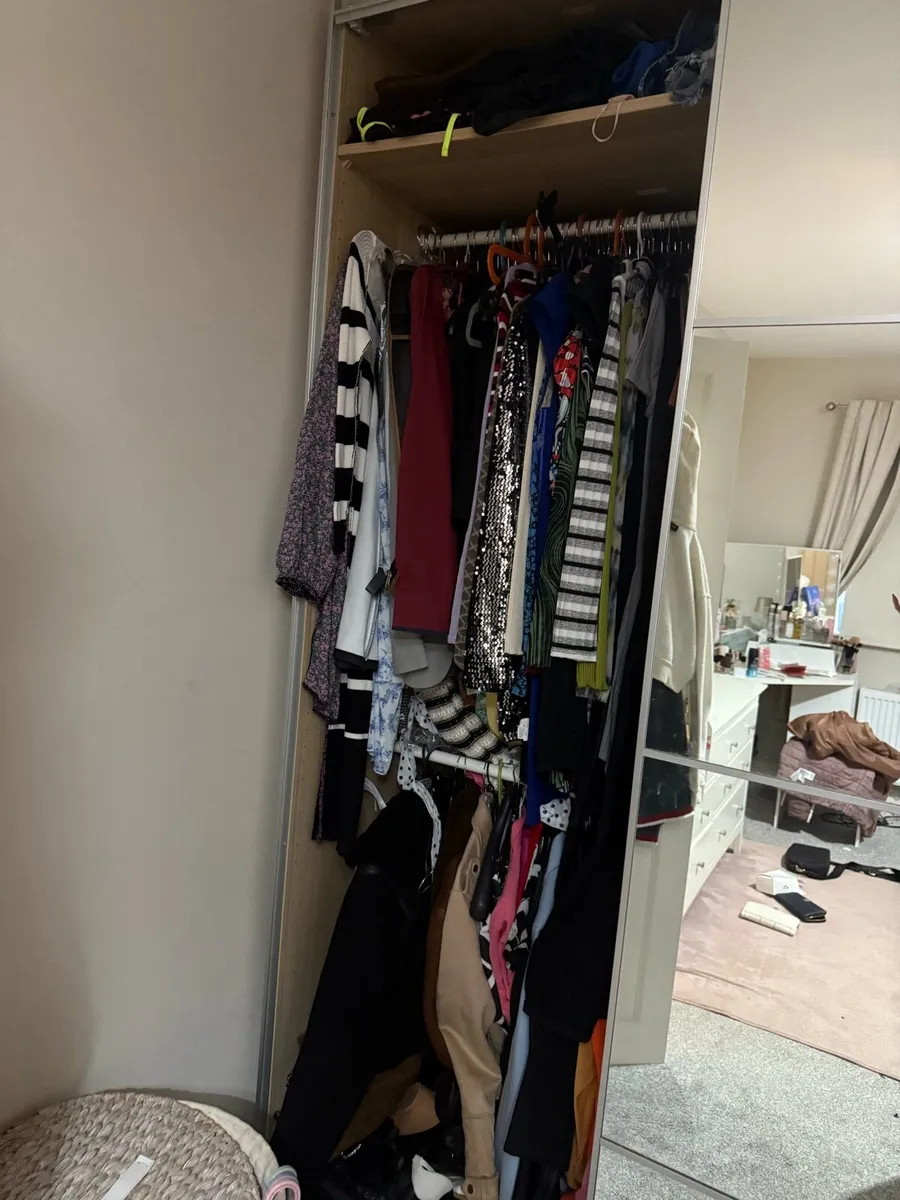 Mirrored wardrobe - Image 3
