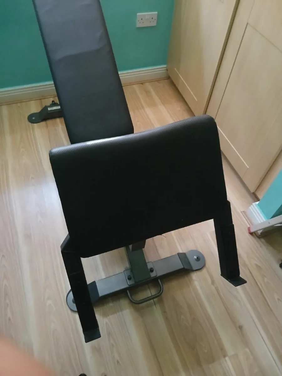 Spin bike and workout bench - Image 3