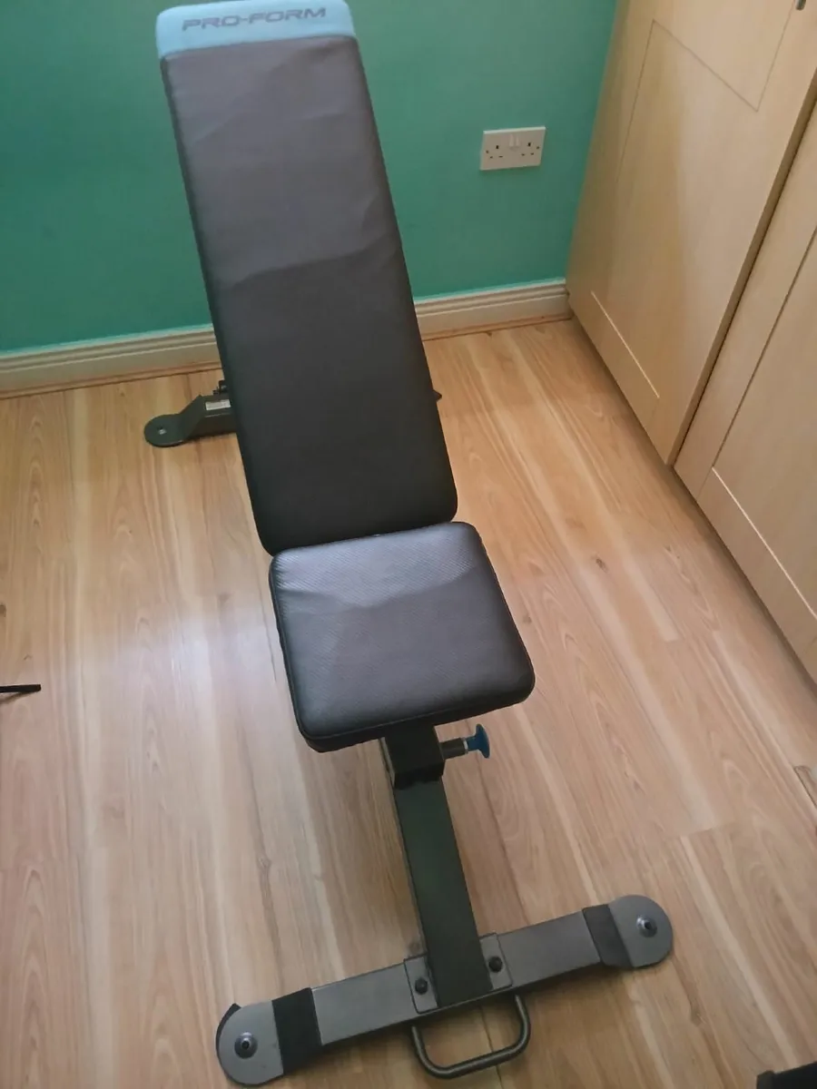 Spin bike and workout bench - Image 4
