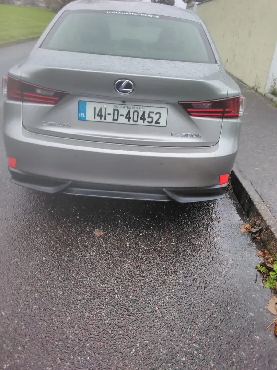 Lexus IS  beautiful alloys sports model - Image 2