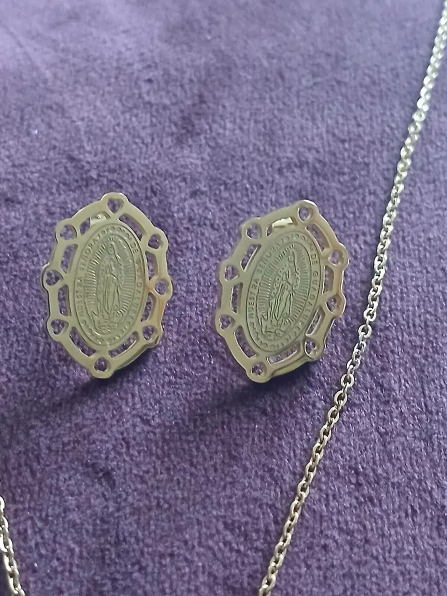 Our lady of Guadalupe pendant&chain earrings set - Image 4