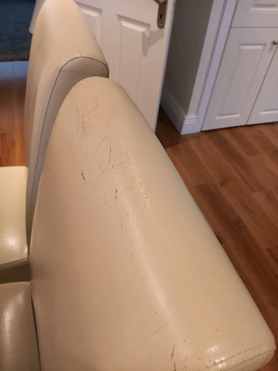 Oak Glass topped extendable table - Image 4