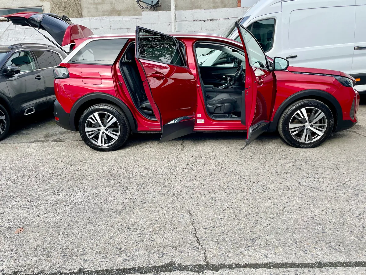 Peugeot 5008 Allure 1.2 Petrol 130BHP Manual,2021 - Image 3