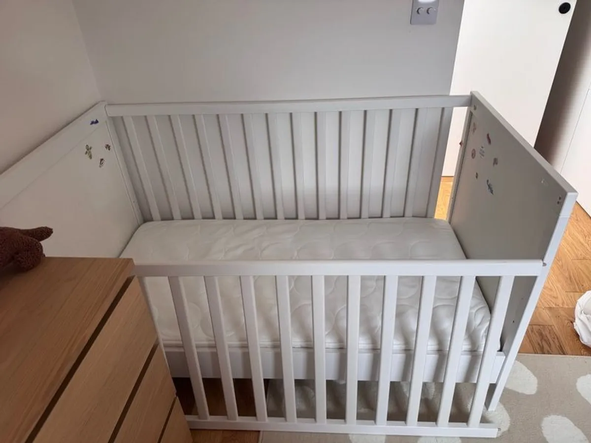 ikea cot + mattress + mattress protector - Image 4