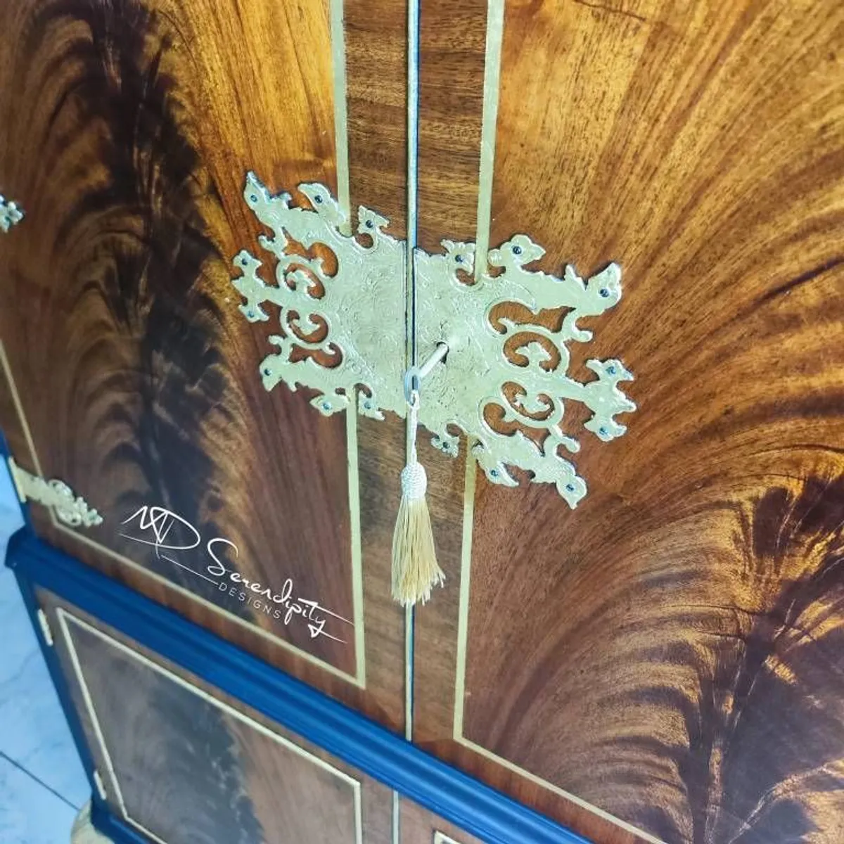 Drinks Cabinet/ Cocktail Cabinet - Image 4