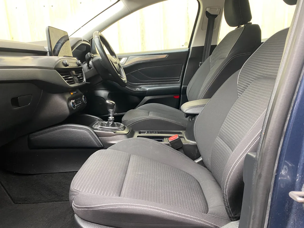 Ford Focus 2019///TITANIUM//FINANCE AVAILABLE - Image 4