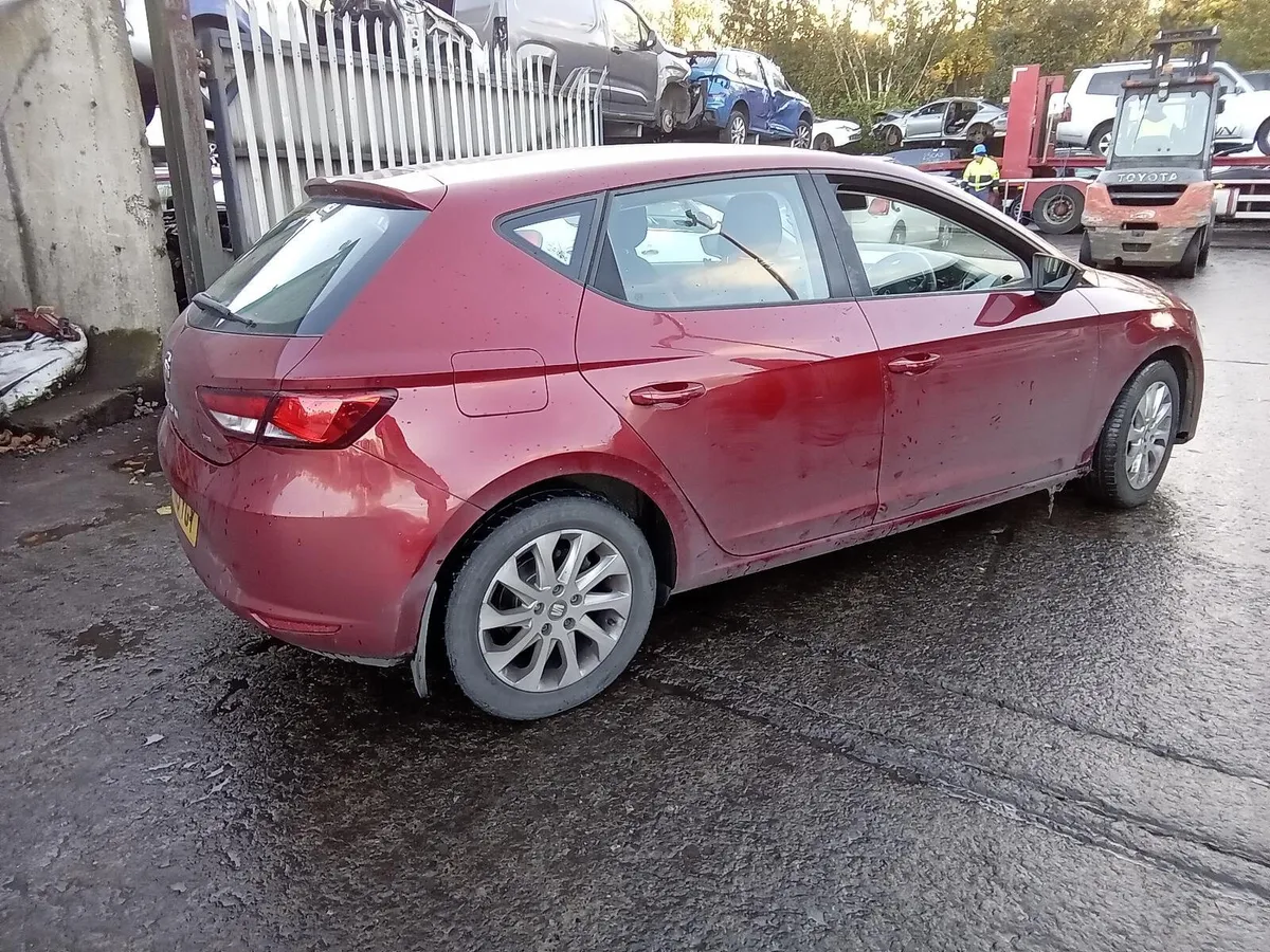 2013 SEAT LEON BREAKING FOR PARTS - Image 2