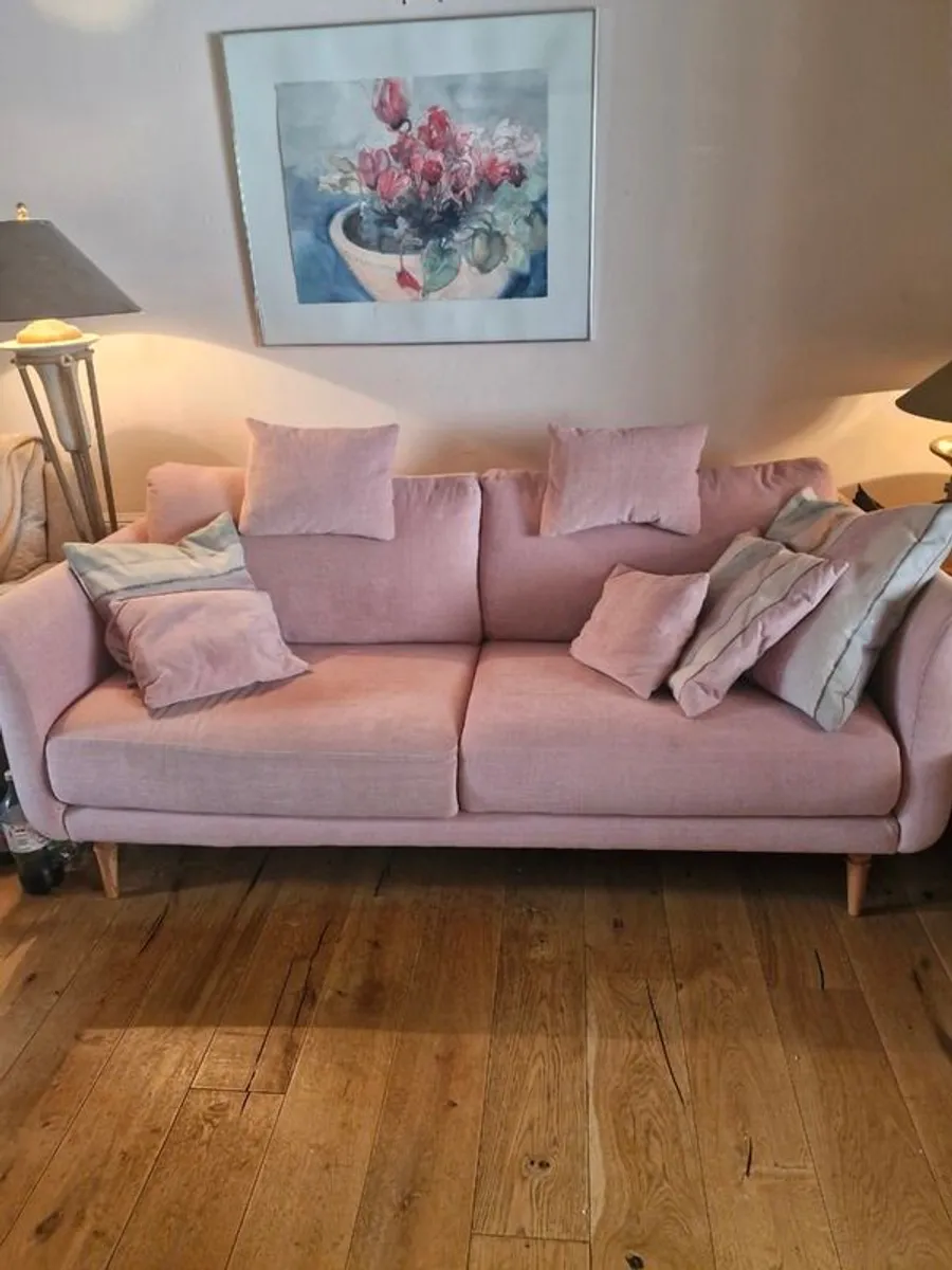 designer couch - Image 1