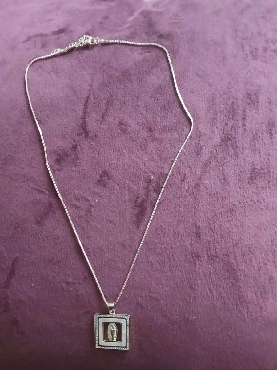 Our lady pendant and chain 18kgold plated - Image 1