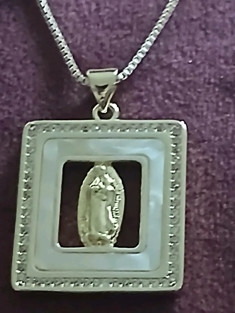 Our lady pendant and chain 18kgold plated - Image 2