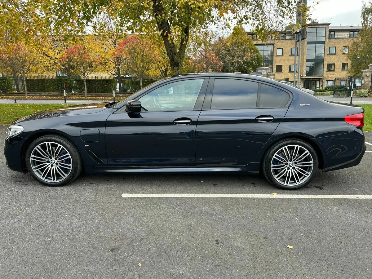 BMW 5-Series 2018 - Image 4
