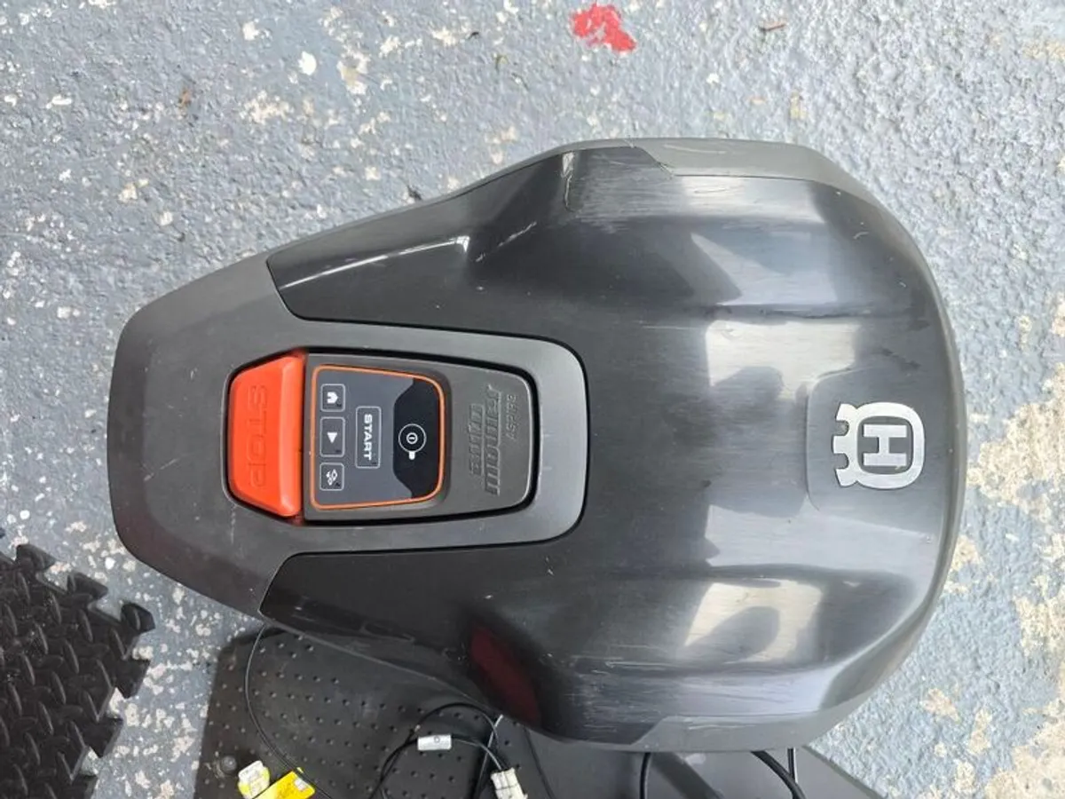 Husqvarna Aspire R4 Robot Mower - Image 3