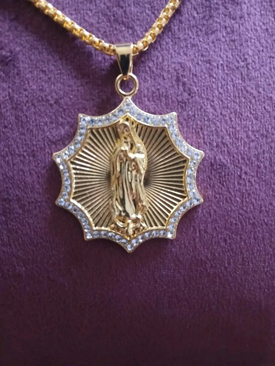 Our lady of Guadalupe pendant and chain 18kgold pl - Image 2