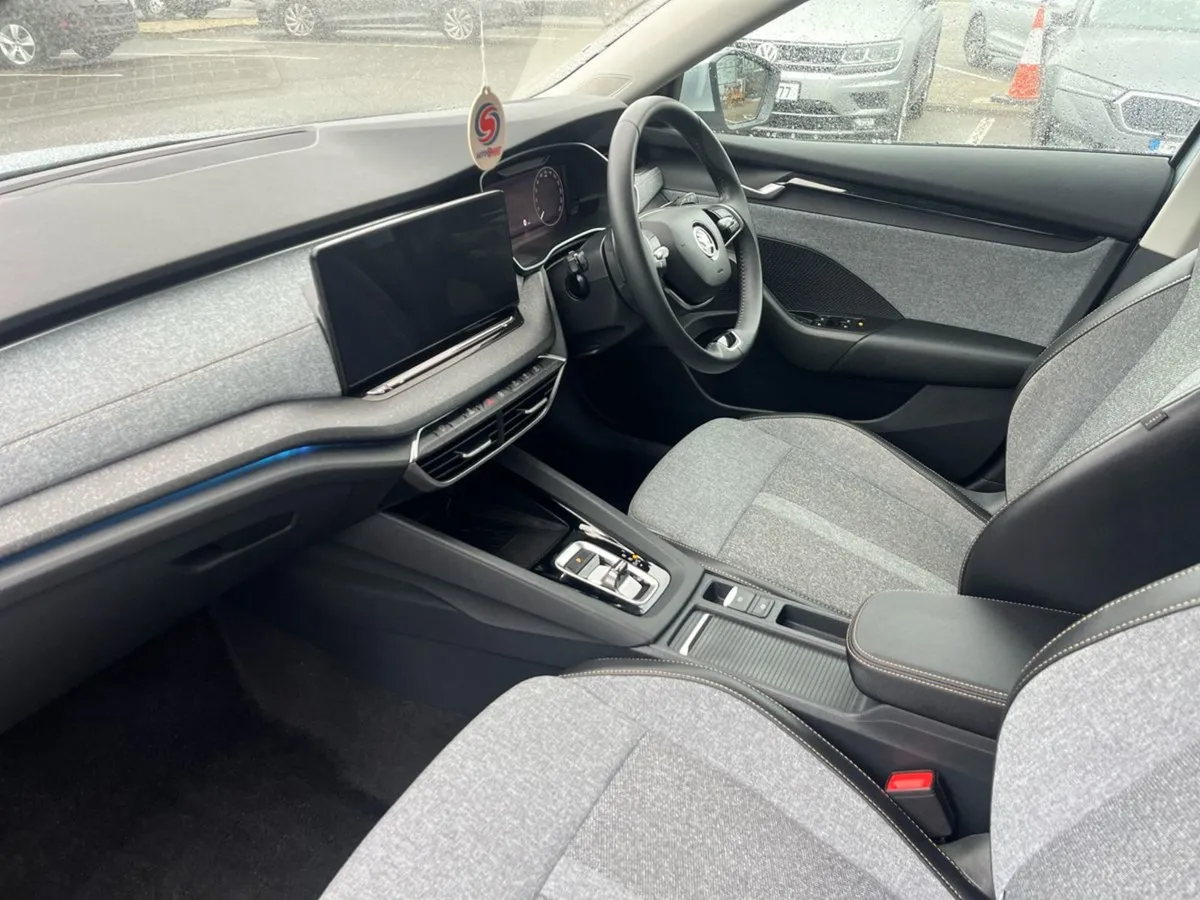 Skoda Octavia Selection 1.5tsi 115HP DSG Mhev - Image 3