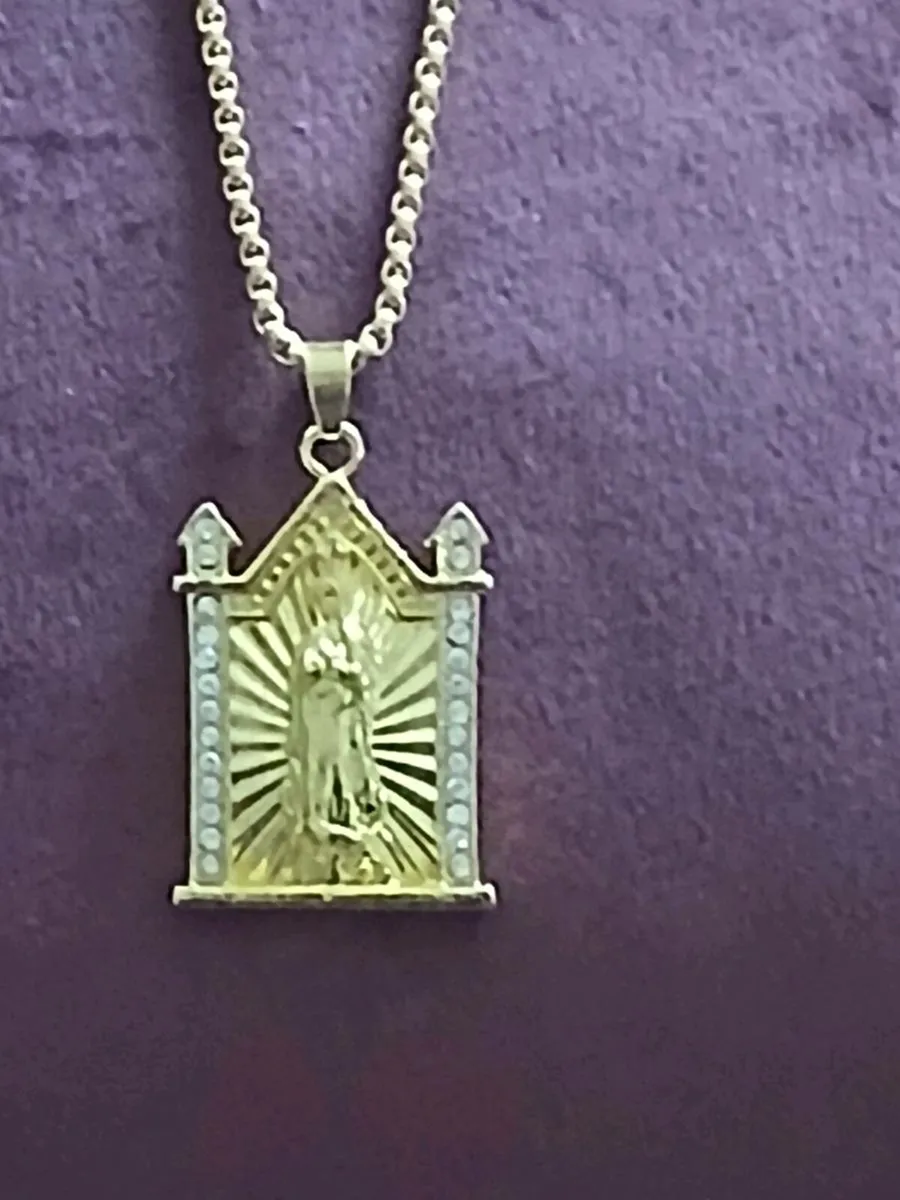 Our lady pendant and chain 18kgold plated - Image 2