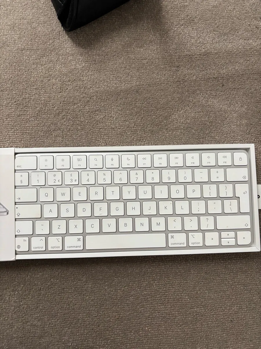 Apple Magic Keyboard - Image 2