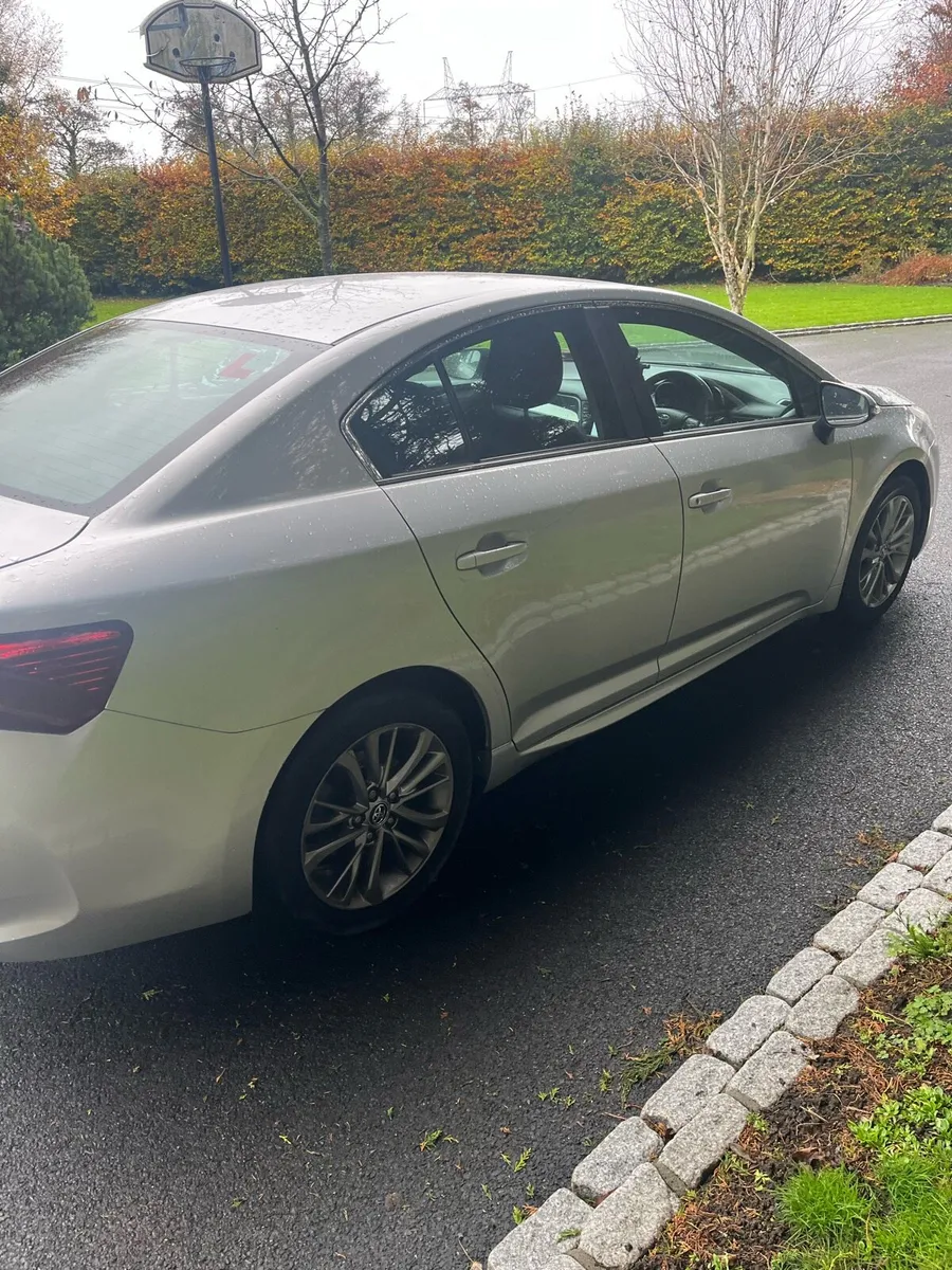 Toyota avensis - Image 3
