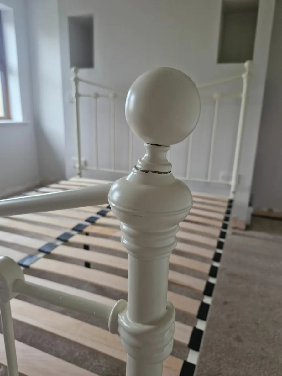 Bed frame - Image 3