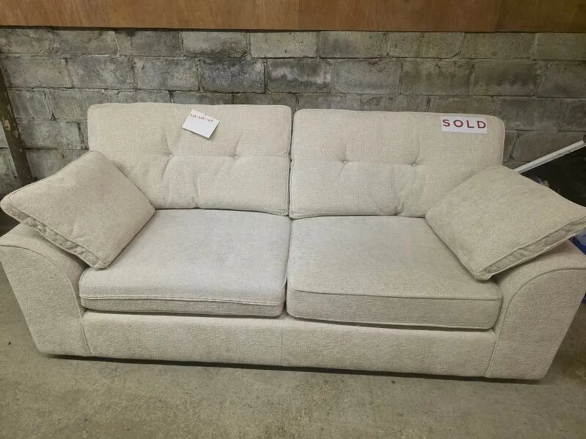 Sofa 3/4 seater  BRAND NEW - Image 2