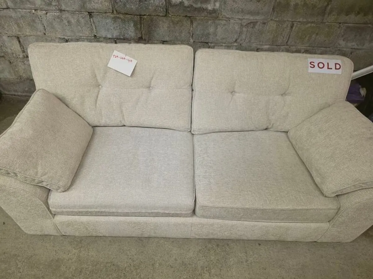 Sofa 3/4 seater  BRAND NEW - Image 3