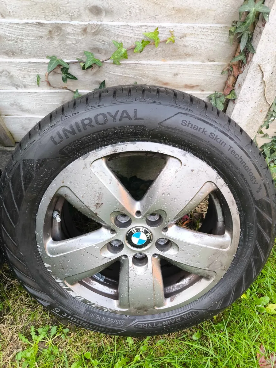 BMW ALLOYS  GENUINE wheels 205/55/16 TYRESLIKENEW! - Image 4