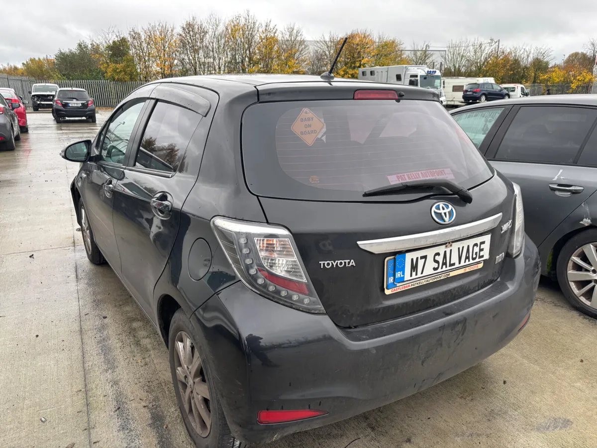 14 Yaris Hybrid NCT 9/26 170km Sarting - Image 4