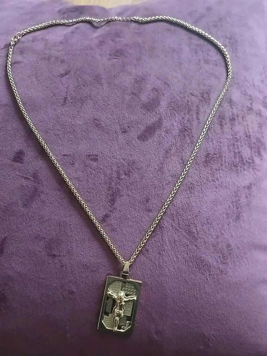 Our lord pendant and chain 18kgold plated - Image 1