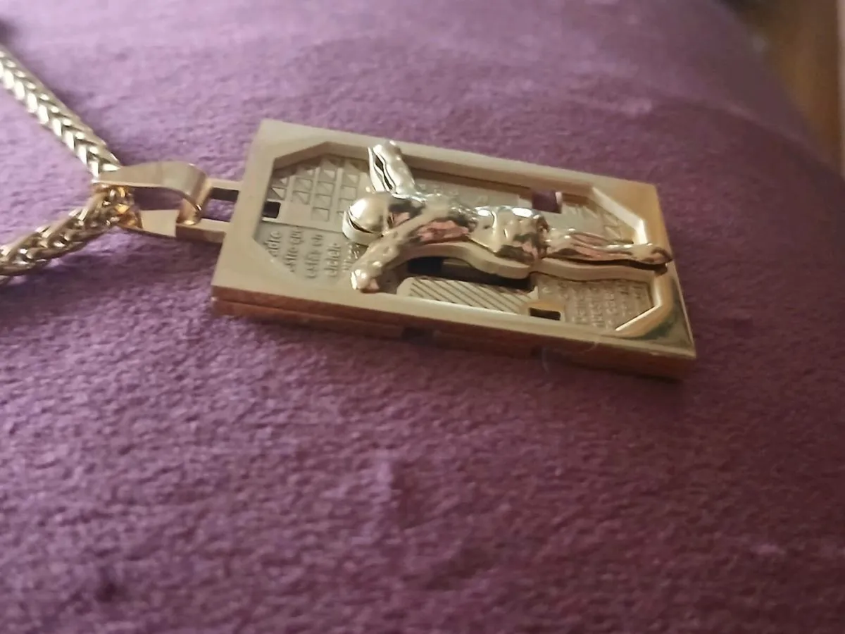 Our lord pendant and chain 18kgold plated - Image 3