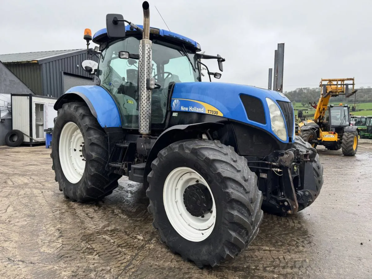 2011 New Holland T7030 - Image 3