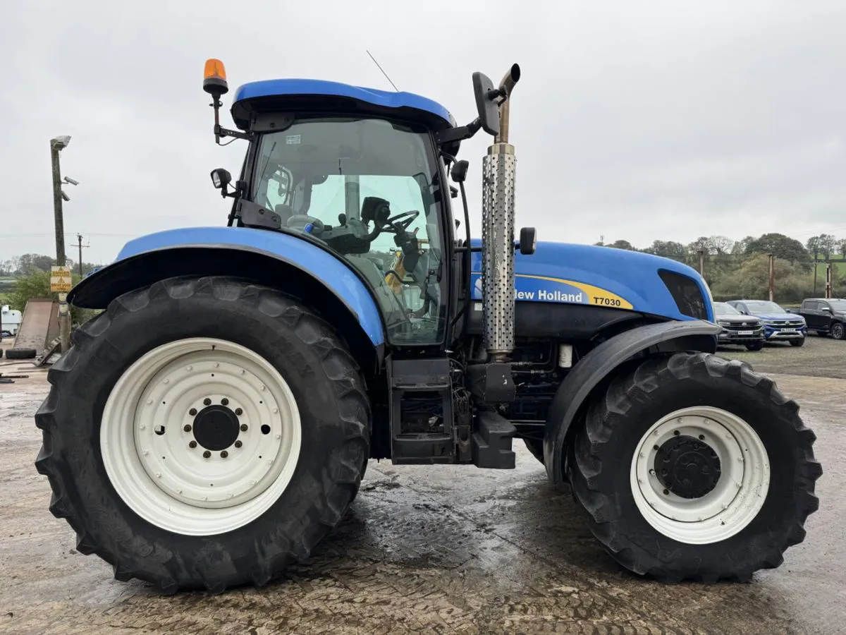 2011 New Holland T7030 - Image 4