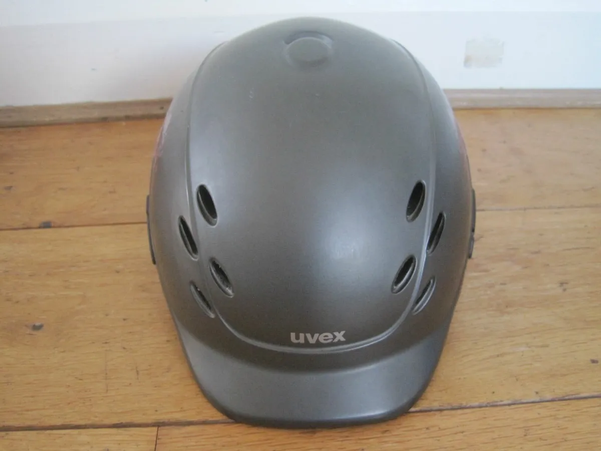 childs equestrian hat, 49cm to 54cm - Image 2