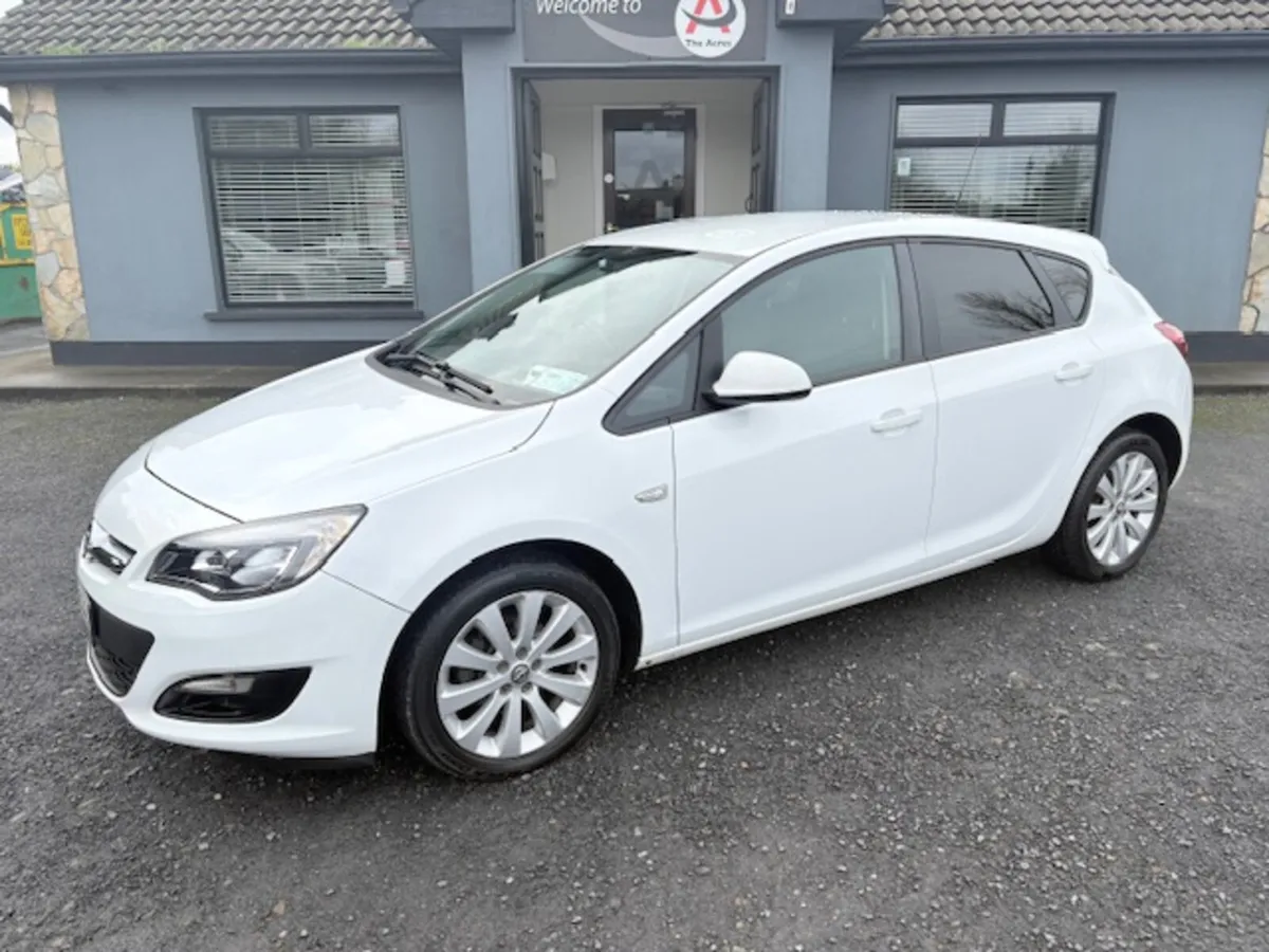 Opel Astra 2014 - Image 1
