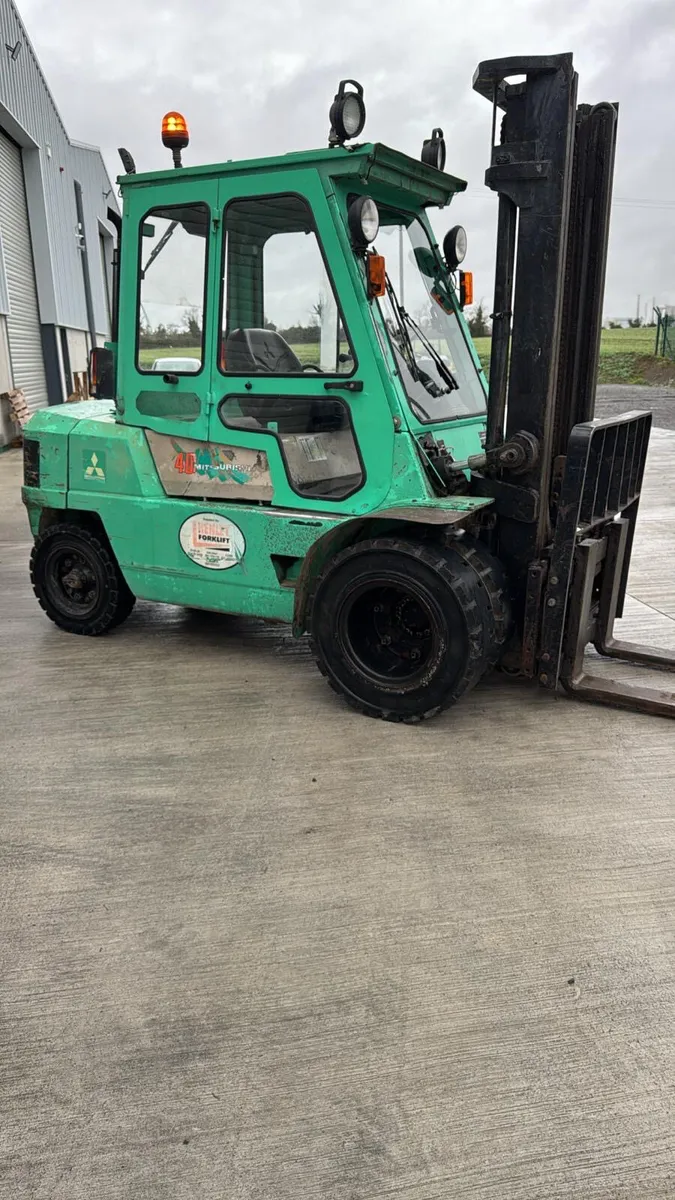 Mitsubishi 4 Tonne Forklift - Image 3