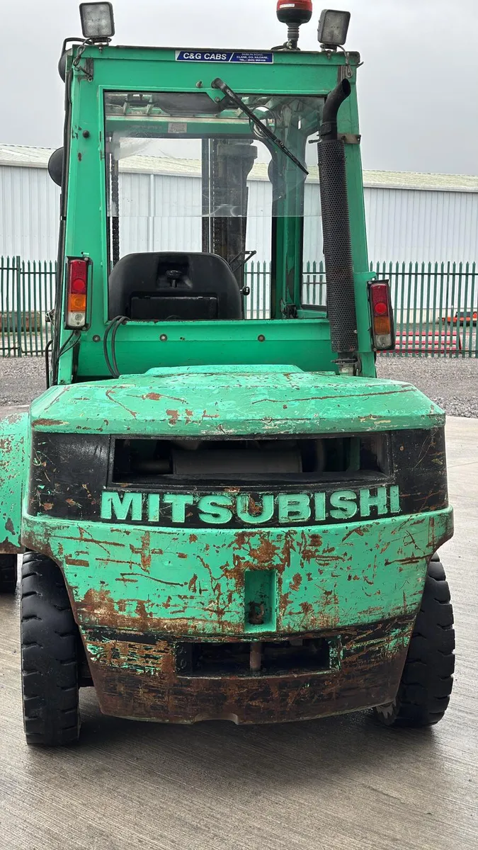 Mitsubishi 4 Tonne Forklift - Image 4