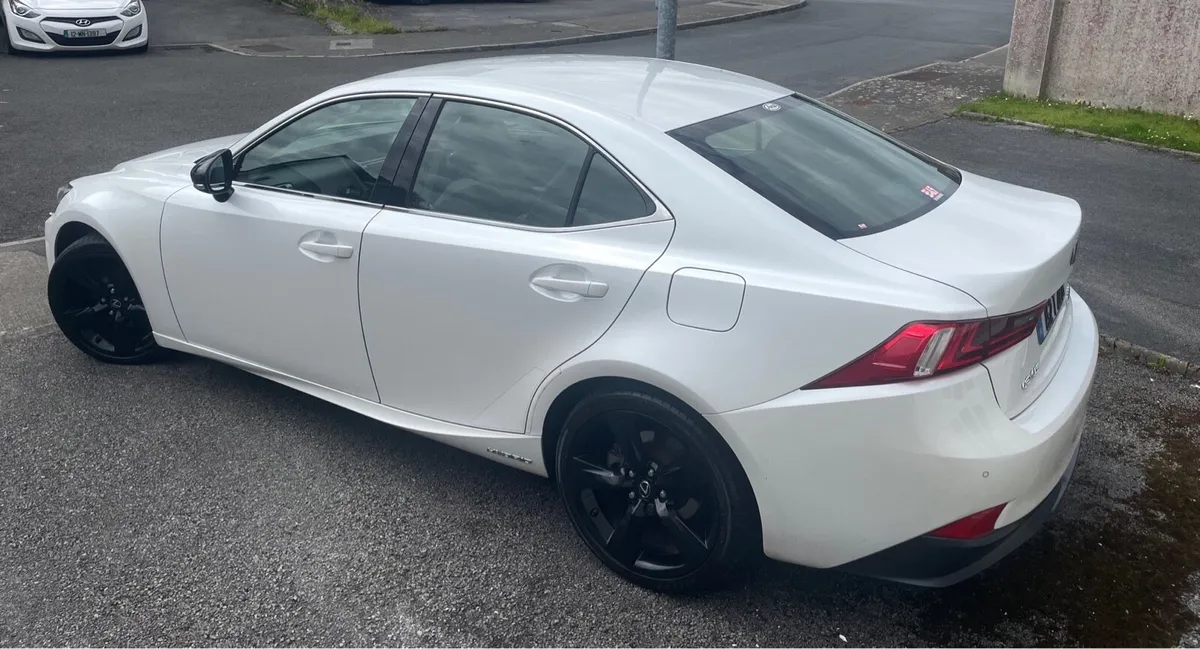 2015 Lexus IS300 Sport - Image 3