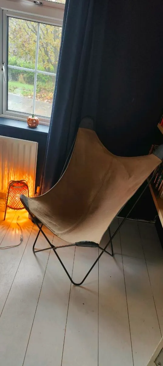 Butterfly chair - Image 1