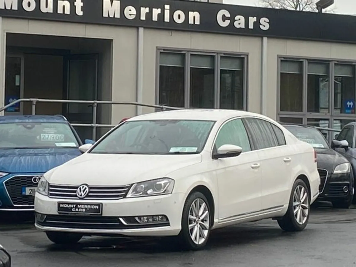 Volkswagen Passat Leather/Auto/Tiny Mileage - Image 1