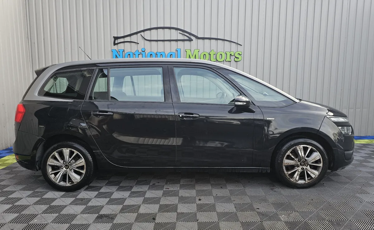 2015 Citroen C4 1.6D e-HDi AUTOMATIC 7 seater - Image 2