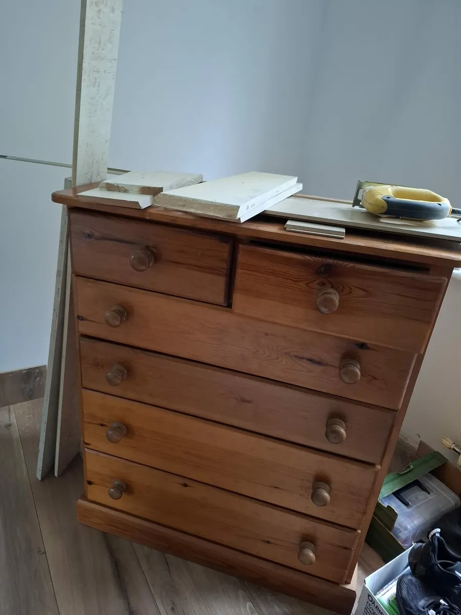 Chest of drawers - Image 1