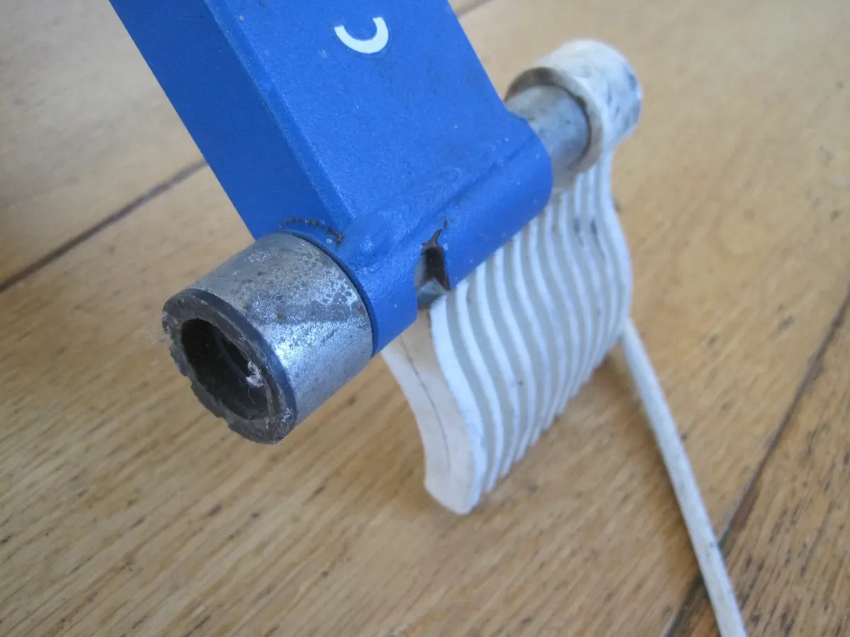 Bicycle turbo trainer.  FREE. - Image 2