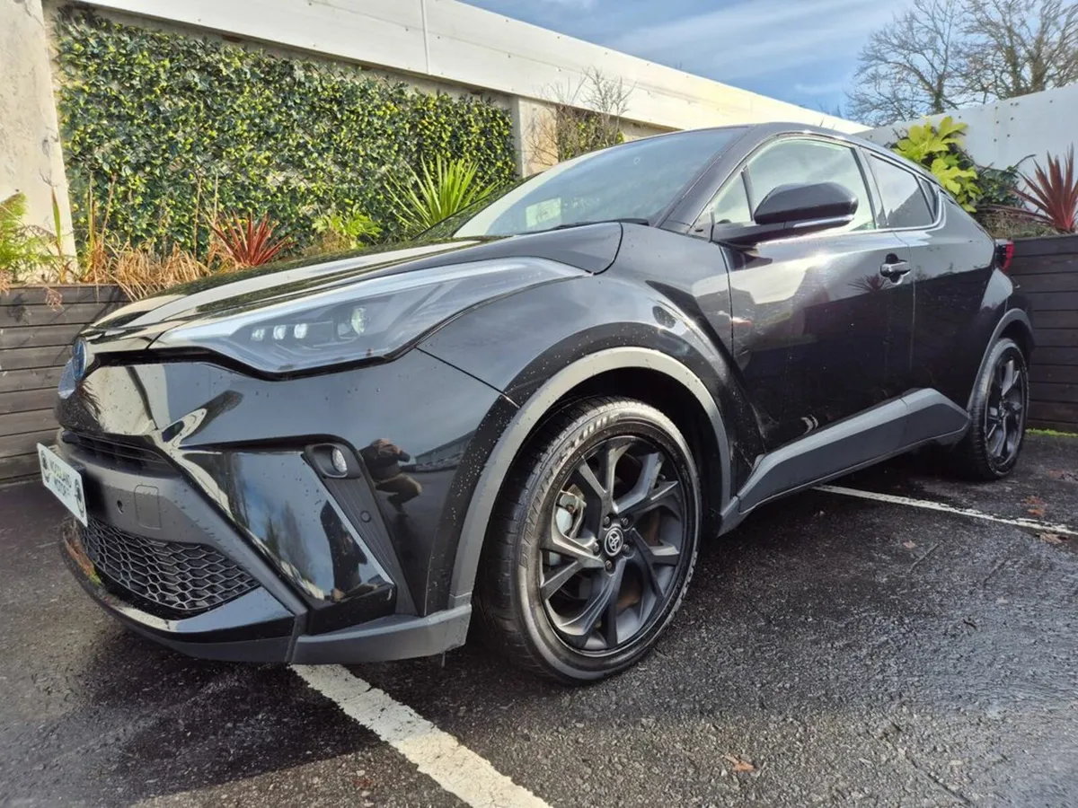 Toyota C-HR 1.8 HYBRID / SOL NERO G-PACK WITH SAFE - Image 3