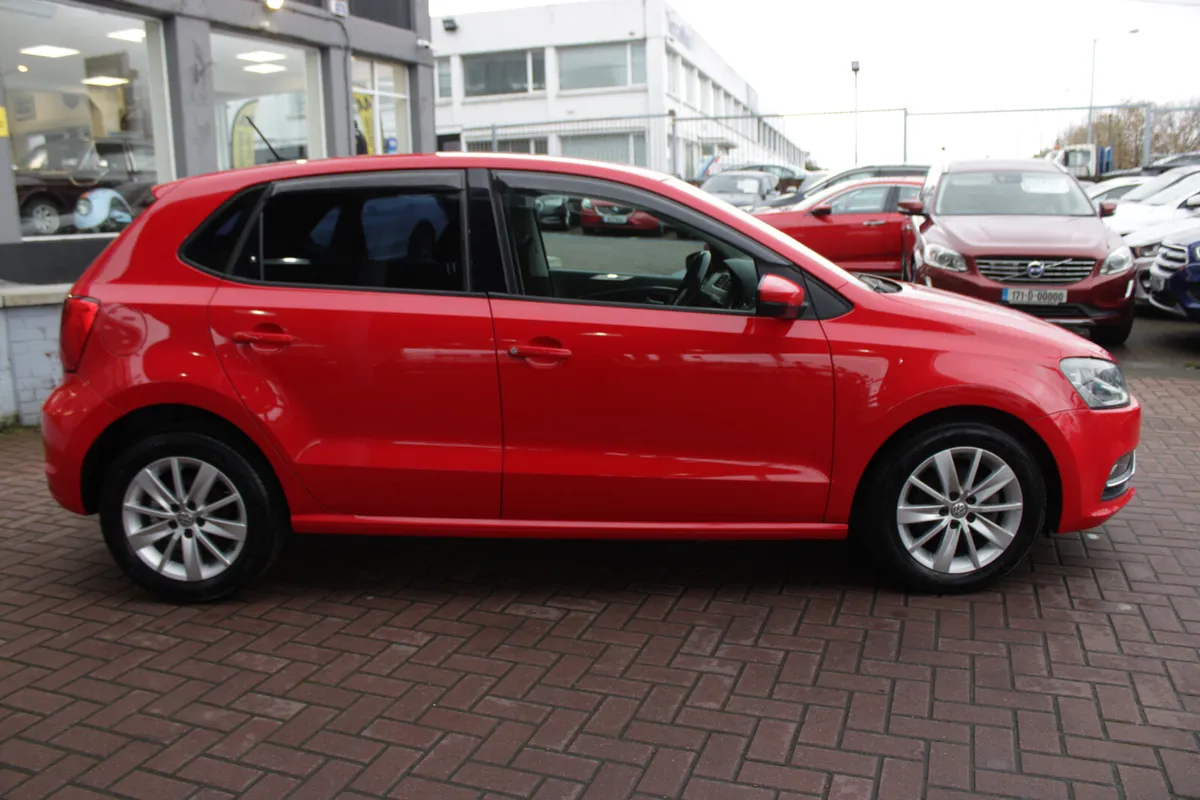 1.2TSI HATCH 5DR AUTOMATIC - Image 3