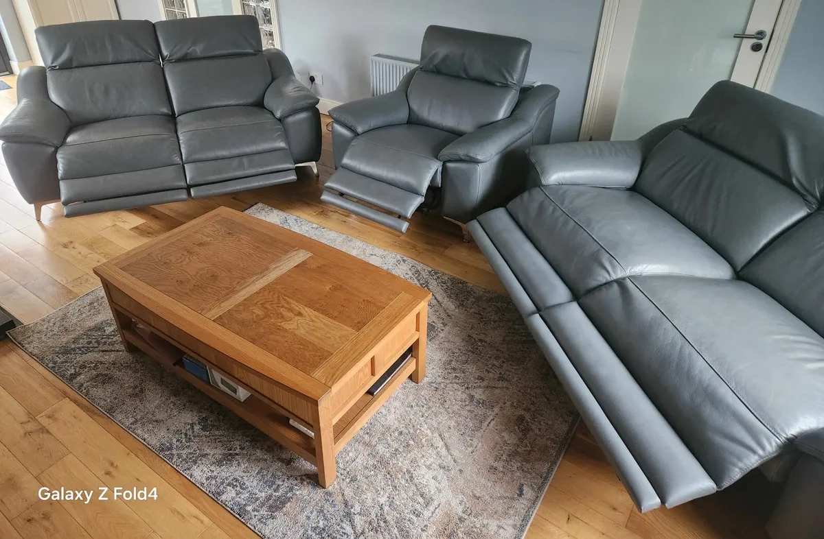 Real Leather Suite of furniture - Image 2