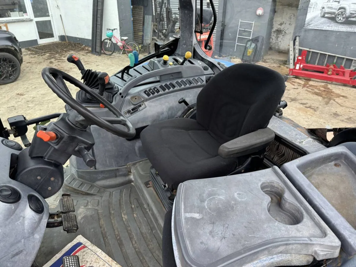2006 New Holland TS110 A - Image 4