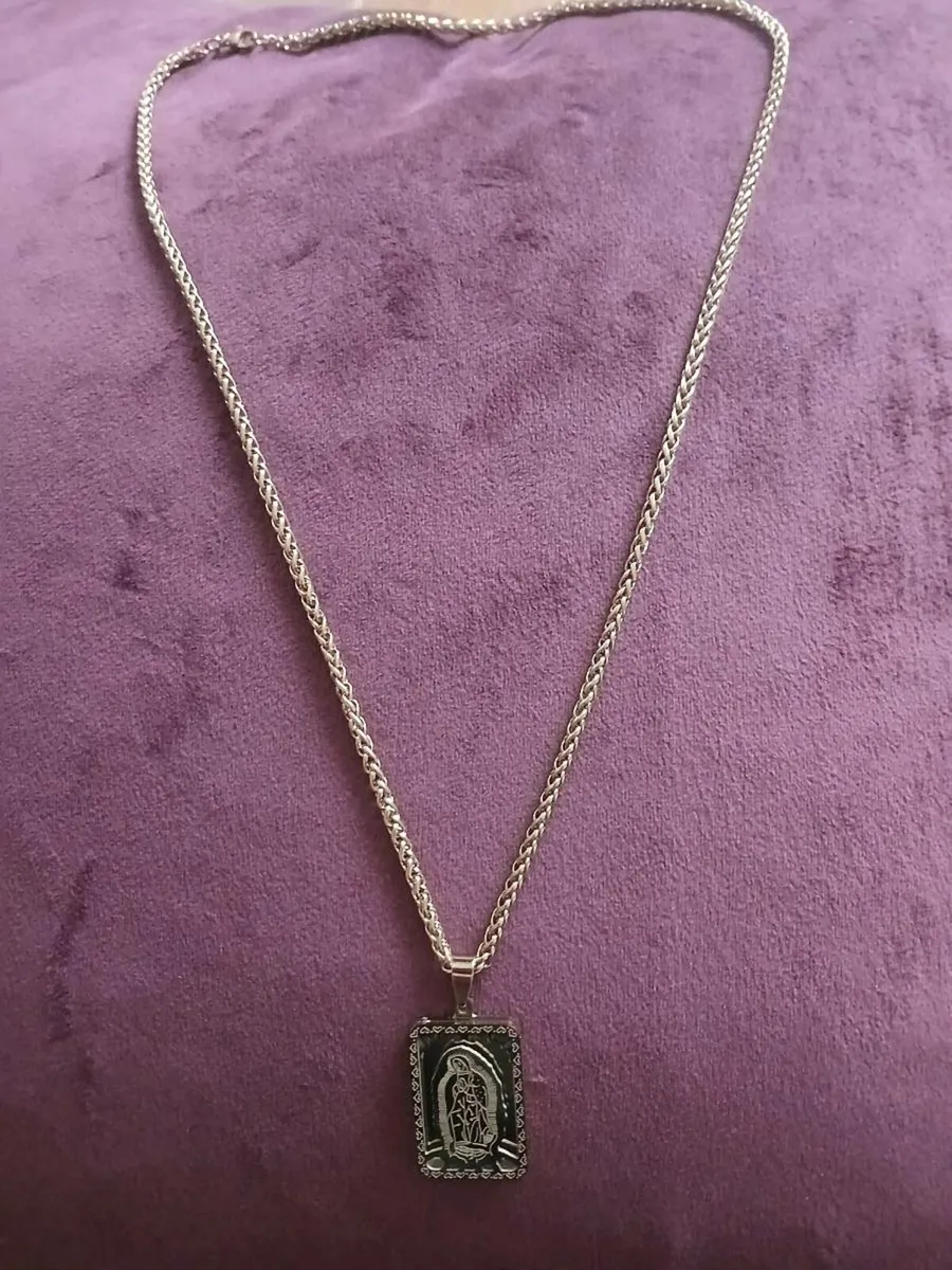 Our lady of Guadalupe pendant&chain 18kgold plated - Image 1