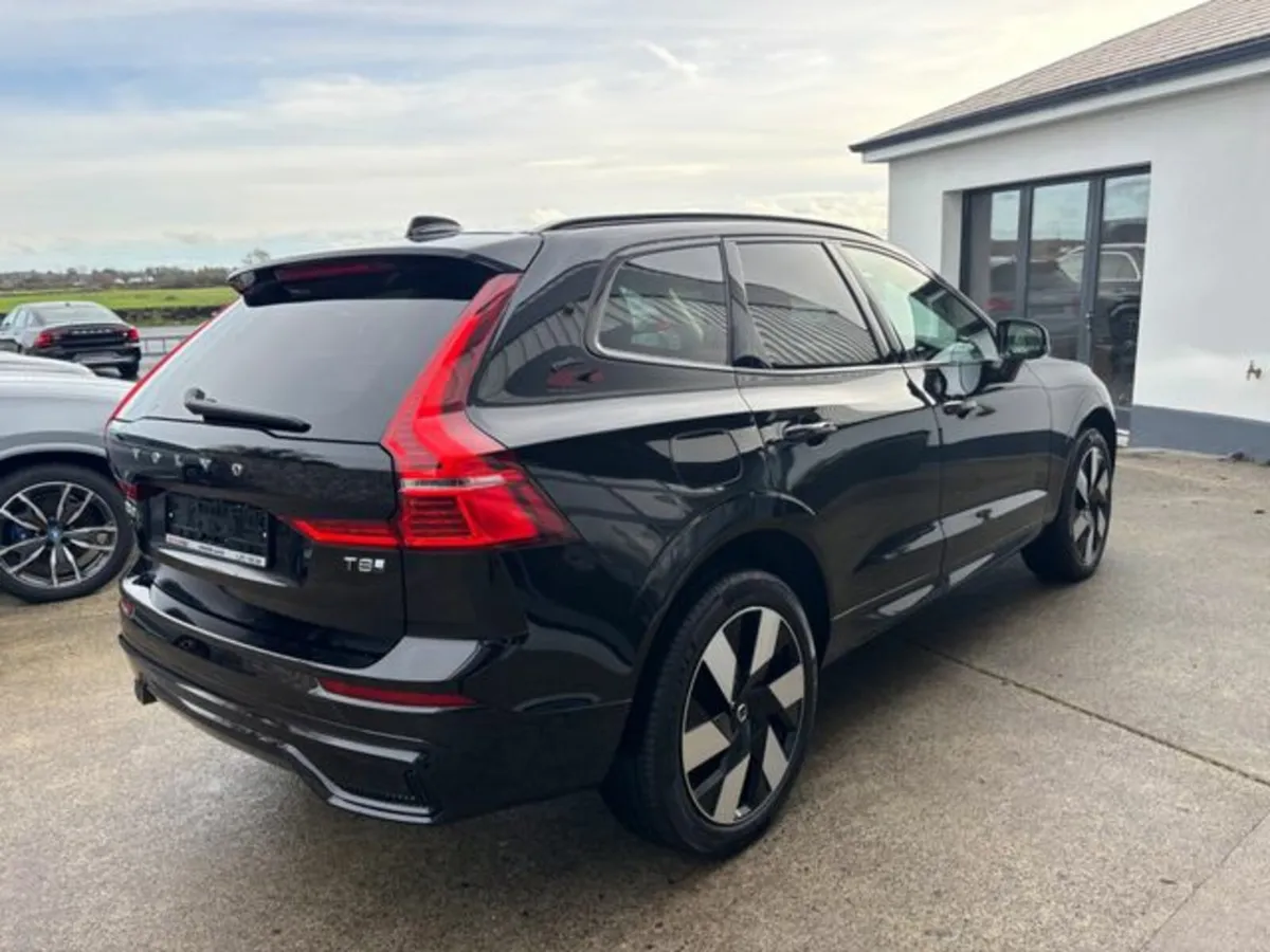 Volvo XC60 2.0 T8 [455] PHEV ULTRA DARK - Image 4
