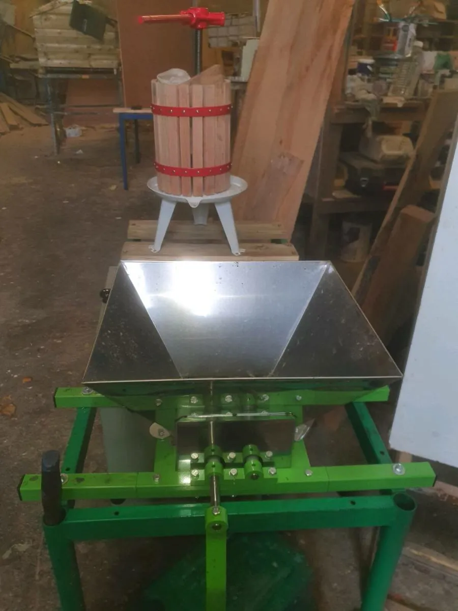 Apple cider pulper and press - Image 3