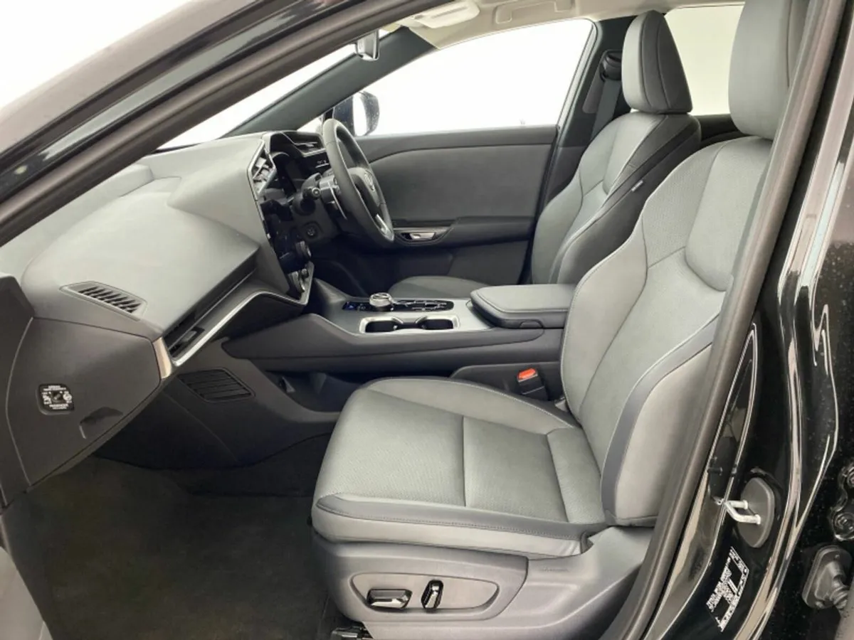 Other Other 300e Executive - Image 2